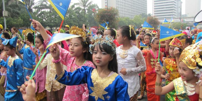 http://assets.kompas.com/data/photo/2015/11/03/1556477gnota780x390.jpg