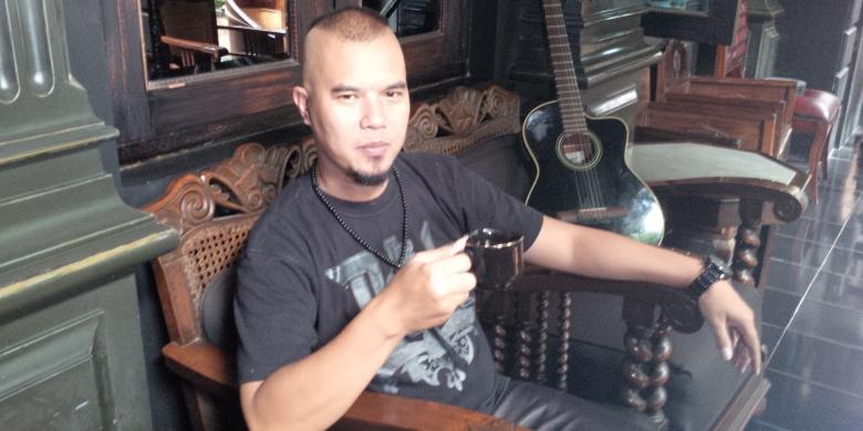 Dunia Pelangi: Ahmad Dhani: Rekaman Ini yang Buat Saya