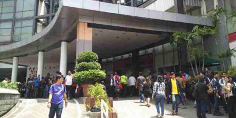 senen klinik atrium di gigi Lima Kompas.com Senen  Lantai Atrium di Kebakaran