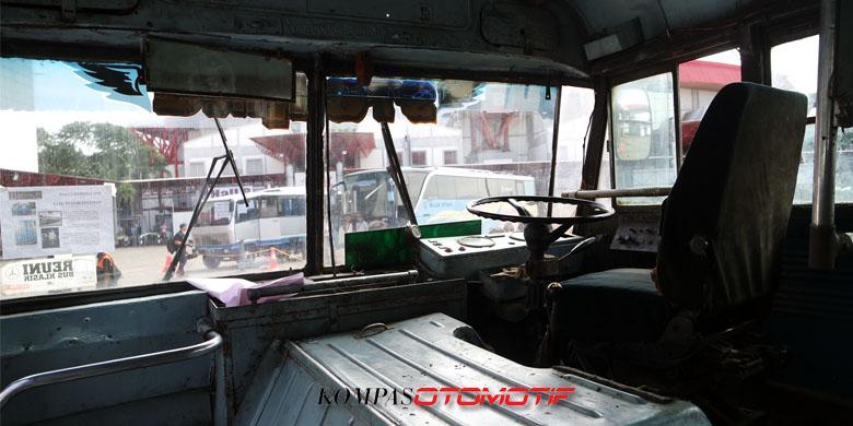 Gambar dari Potret Kehidupan Bus Kota Tertua PPD » 0322283Superior Coach 4780x390 0322283Superior Coach 4780x390 » Potret Kehidupan Bus Kota Tertua PPD