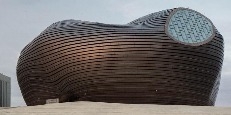 Museum Ordos dengan desain yang unik namun jarang dikunjungi karena minimnya penduduk dan pengunjung ke kota itu.