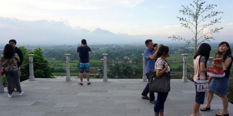 Berbuka Puasa dengan Pemandangan Candi Prambanan dan 