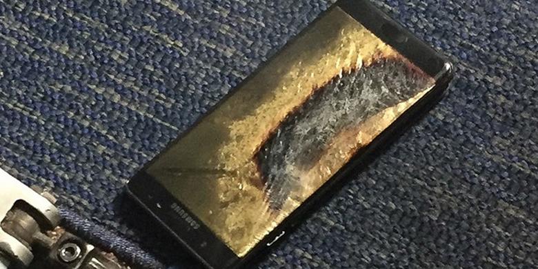 Galaxy Note 7 Yang Sudah Ditukar Terbakar Di Pesawat
