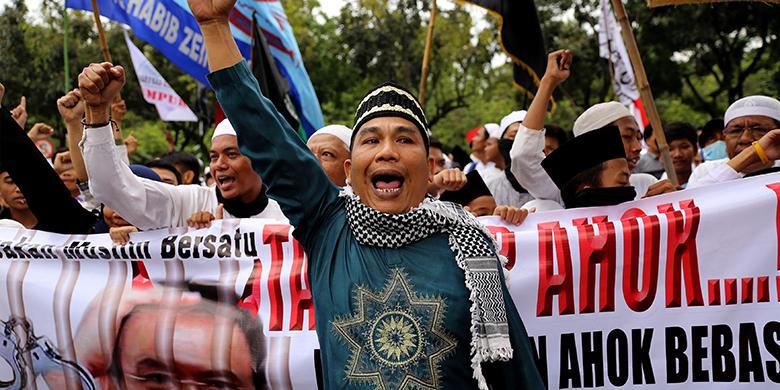 ahok dan ormas mengkritik untuk Ahok kepemimpinan rasa berunjuk keagamaan Ormas gaya