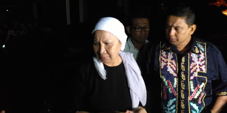Hasil gambar untuk ratna sarumpaet keluar dari mako brimob