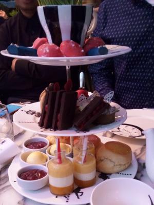 Gambar dari "Afternoon Tea" Ala Inggris Tak Kalah Dari "Fine Dining" » 1047293rak tiga susun300x400 1047293rak tiga susun300x400 » "Afternoon Tea" Ala Inggris Tak Kalah Dari "Fine Dining"
