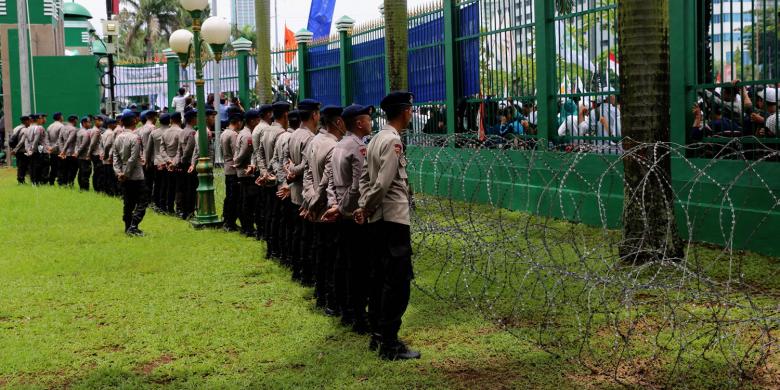 28.000 Personel Gabungan Disiagakan Untuk Amankan Aksi 212 28.000 Personel Gabungan Disiagakan Untuk Amankan Aksi 212