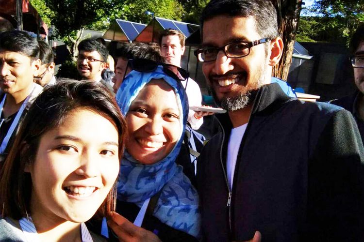 Jurnalis KompasTekno berkesempatan selfie bersama CEO Google, Sundar Pichai, di Google I/O 2017.