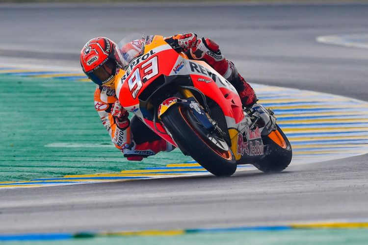 Pebalap Repsol Honda Team asal Spanyol, Marc Marquez, memacu motornya pada hari kedua GP Perancis di Sirkuit Le Mans, Sabtu (20/5/2017).