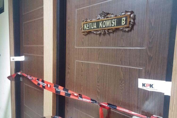 Ruang ketua komisi B DPRD Jatim disegel