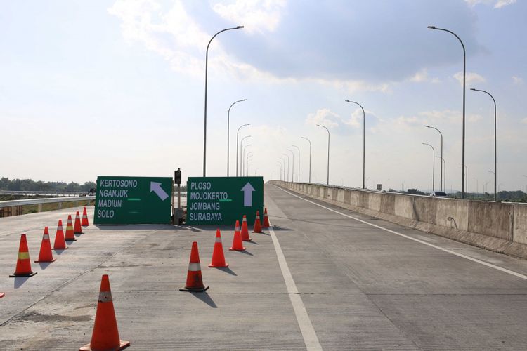 Tol Kertosono-Mojokerto ruas Jombang-Mojokerto, Minggu (18/6/2017).