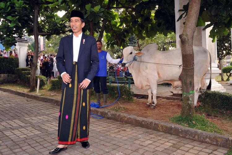 Presiden Joko Widodo usai melaksanakan shalat Idul Adha 1438 Hijriah di Kota Sukabumi, Jumat (1/9/2017).