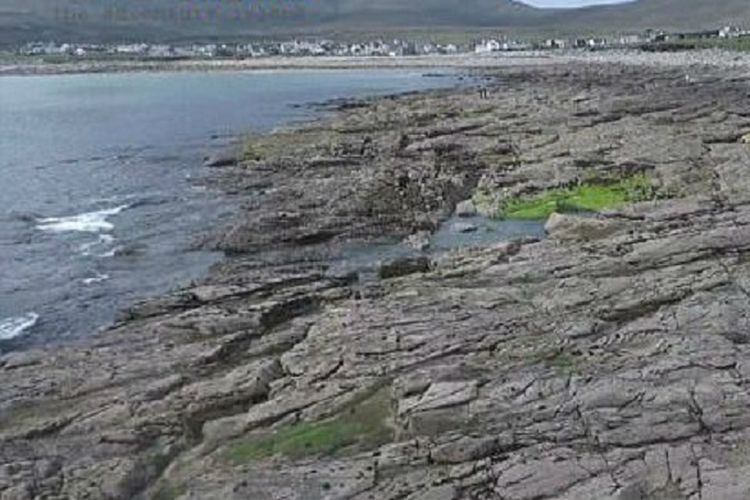 


Pantai di Achill Island sebelum April 2017