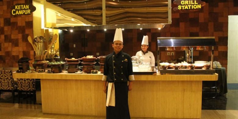 Menu angkringan khas Yogyakarta di Restoran Kayu Manis, Hotel Tentrem, Yogyakarta.