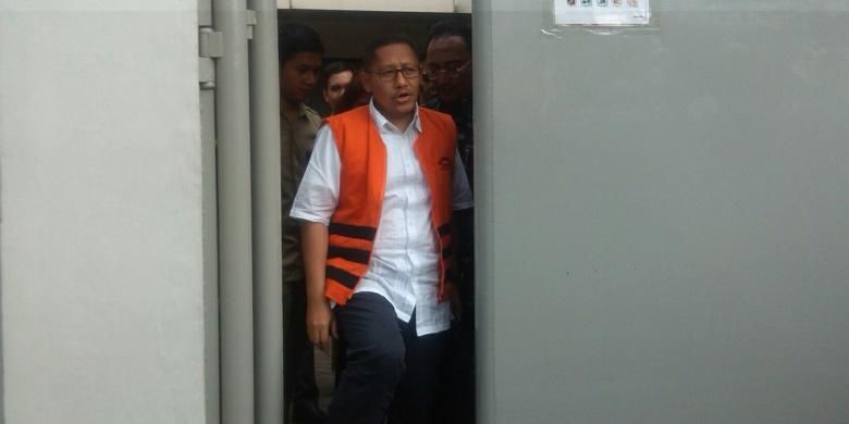 Mantan Ketua Umum Partai Demokrat Anas Urbaningrum dipindahkan dari rumah tahanan KPK di Jakarta ke lapas Sukamiskin di Bandung, Rabu (17/6/2015). 