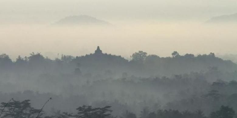 Bukit Punthuk Setumbu memberikan alternatif lain untuk menikmati Borobudur dari kejauhan.