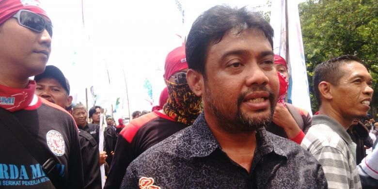 Presiden Konfederasi Serikat Pekerja Indonesia (KSPI) Said Iqbal saat demo buruh di sekitar Patung Kuda, Jalan Medan Merdeka Selatan, Jakarta Pusat, Kamis (29/9/2016).