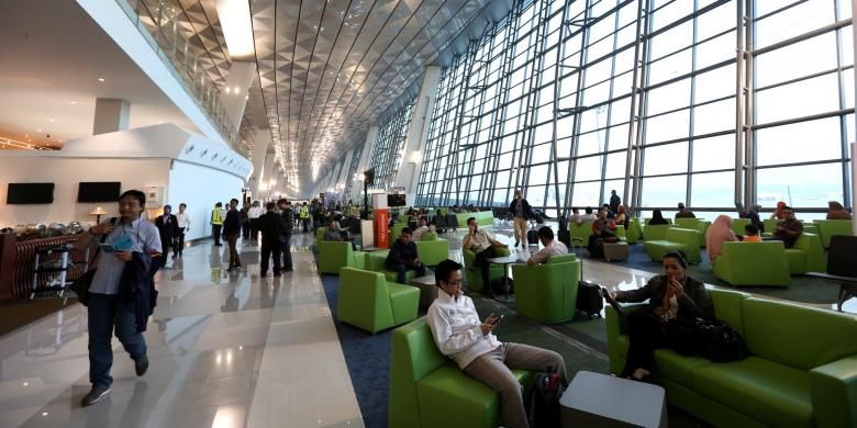 Suasana di Terminal 3 Ultimate Bandara Soekarno-Hatta, Tangerang, Banten.
