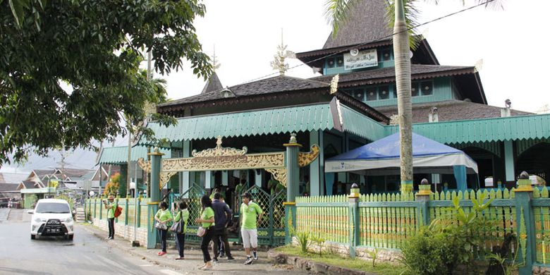 Masjid Sultan Suriansyah di kota Banjarmasin, Kalimantan Selatan, Selasa (25/4/2017).()