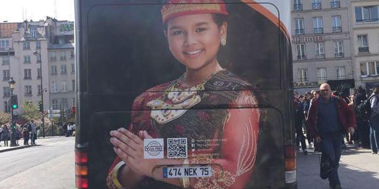 Bus yang dibungkus branding Wonderful Indonesia mondar-mandir di jalan-jalan protokol Kota Paris, Perancis, Selasa (11/4/2017). Nuansanya mirip saat sepak bola Piala Dunia 2016 lalu. Promosi ini digelar 11 April hingga 9 Mei 2017.