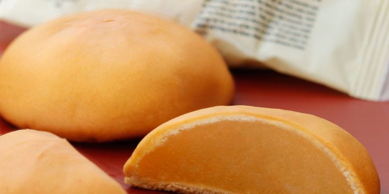 

Kue Manju yang layak menjadi oleh-oleh dari Fukuoka, Jepang ini merupakan kue yang terdiri dari isian berupa pasta kacang rasa butter dan kulit kue rasa susu.(KARAKSA MEDIA)