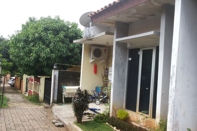 Rumah tinggal Edwin Hitipeuw di Kelurahan Rangkapan Jaya Baru, Pancoran Mas, Depok. Edwin adalah salah satu pengeroyok Hermansyah di Km 6 Tol Jagorawi, Jakarta Timur, Minggu (9/7/2017) dini hari.