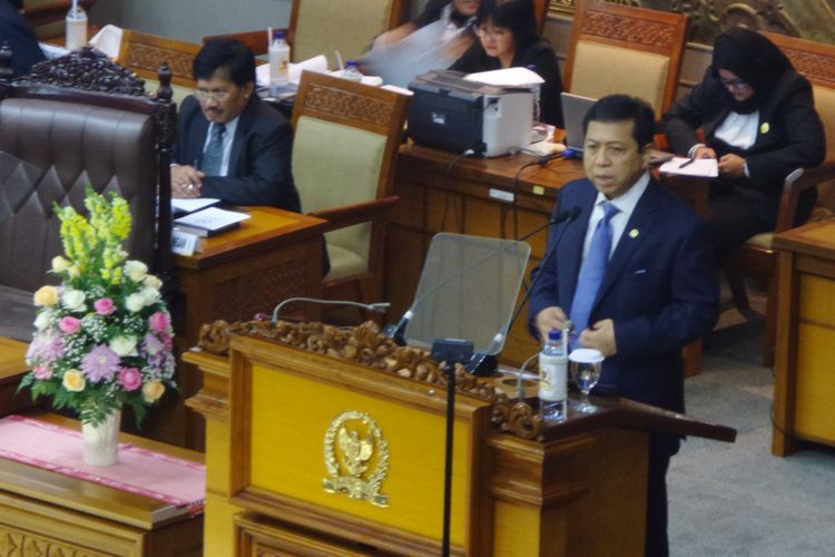 Ketua DPR RI Setya Novanto saat membawakan pidato pembukaan masa sidang DPR di Kompleks Parlemen, Senayan, Jakarta, Rabu (15/11/2017).