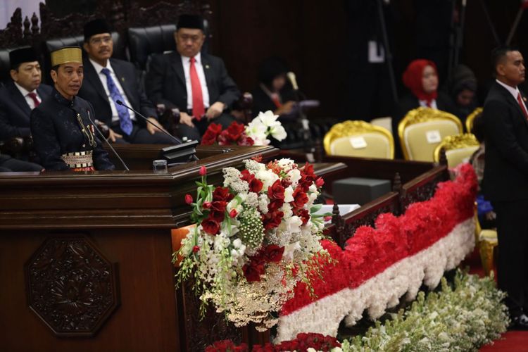 Di Depan Anggota DPR, Jokowi Sampaikan Komitmen Perkuat KPK