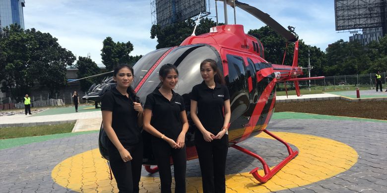 


PT Whitesky Aviation meluncurkan helikopter yang bisa menjadi moda transportasi antar kota yakni Helicity, di Wisma Aldiron, Pancoran, Jakarta Selatan, Senin (4/12/2017). (KOMPAS.COM/Anggita Muslimah)