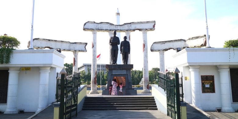 
Monumen 10 Nopember ini untuk memperingati perjuangan arek Suroboyo yang dipimpin bung Tomo mengusir penjajah.(KOMPAS.COM / MUHAMMAD IRZAL ADIAKURNIA)