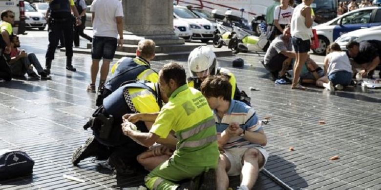 Lebih dari 100 orang cedera akibat serangan dengan sebuah mobil van yang sengaja menarget para pejalan kaki di Barcelona, Kamis (17/8/2017).