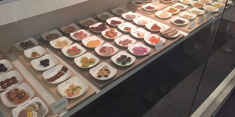 
100 di antara 254 macam hangwa ditampilkan di Hangaone.