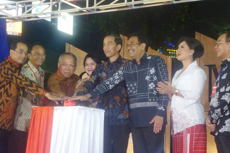 Presiden RI Joko Widodo meresmikan Simpang Susun Semanggi, Kamis (17/8/2017). 