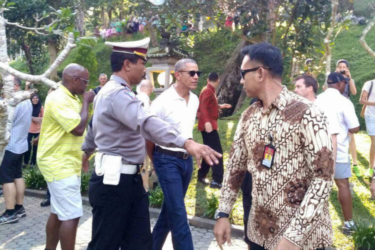 Di Pura Gunung Kawi, Obama Menawar Suvernir Pakai Bahasa Indonesia