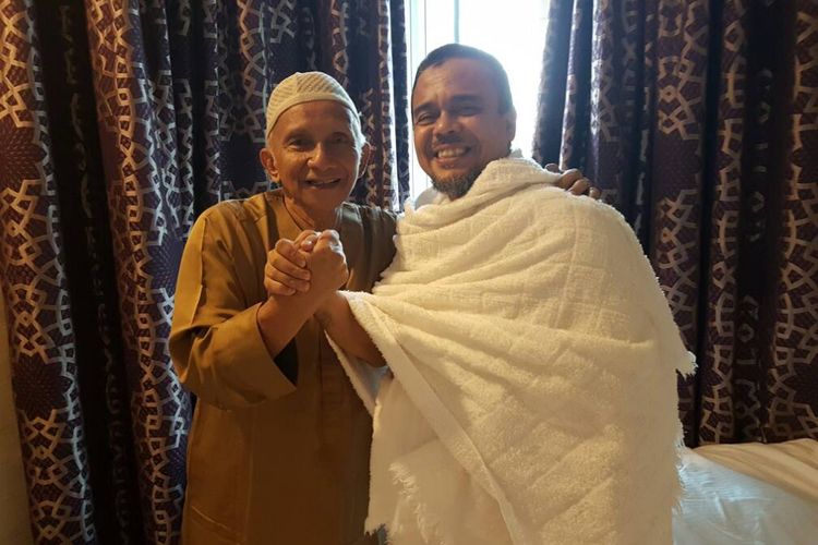 Amien Rais dan Rizieq Shihab saat berfoto bersama.