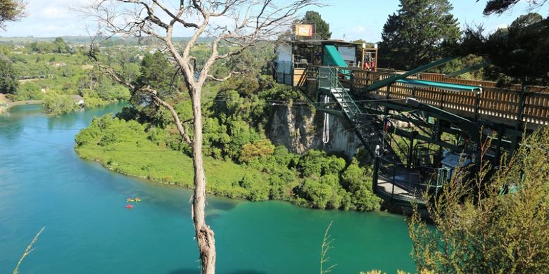 


Area Bungy Jumping di Sungai Waikato, Taupo, Selandia Baru.