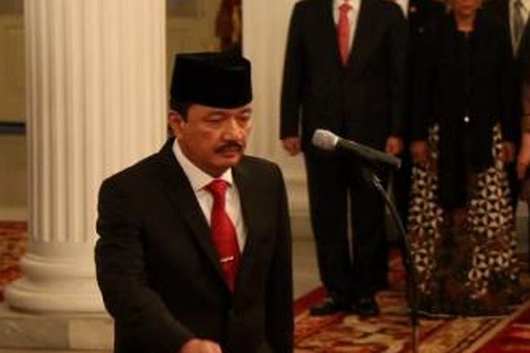 Jenderal Budi Gunawan saat dilantik sebagai Kepala Badan Intelijen Negara oleh Presiden Joko Widodo di Istana Negara, Jakarta, Jumat (9/9). Ia menggantikan Sutiyoso. Kompas/Wisnu Widiantoro (NUT)  