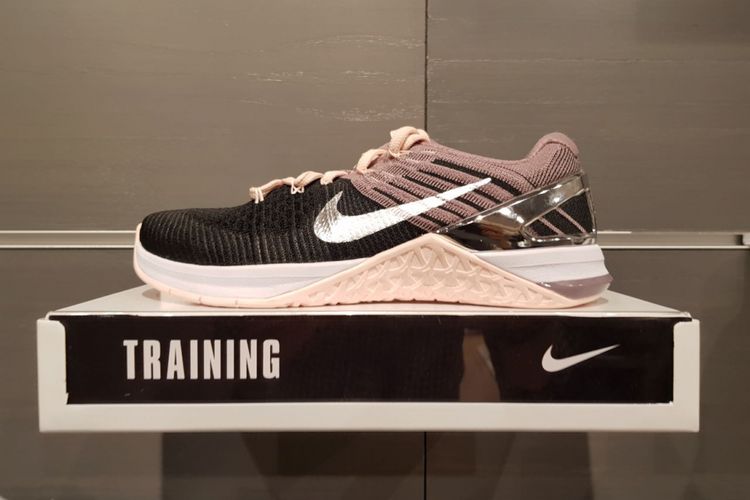 
Sepatu training Nike(KOMPAS.com/KAHFI DIRGA CAHYA)