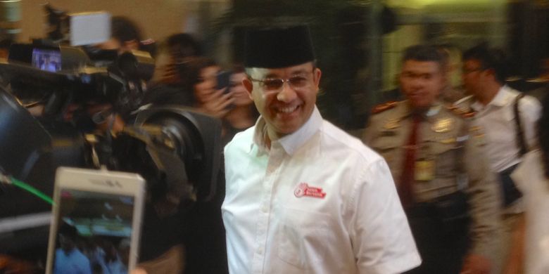 Calon gubernur DKI Jakarta Anies Baswedan di gedung Metro TV, Kedoya, Jakarta Barat, Senin (27/3/17).
