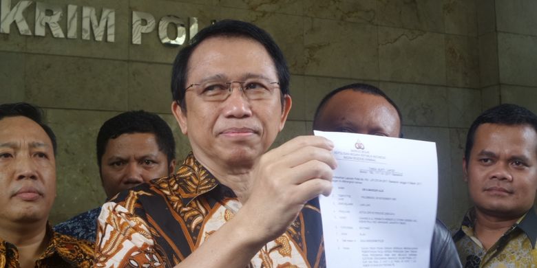 Mantan Ketua DPR RI Marzuki Alie melaporkan dua terdakwa kasus e-KTP dan pengusaha bernama Andi Narogong ke Bareskrim Polri, Jakarta, Jumay (10/3/2017).