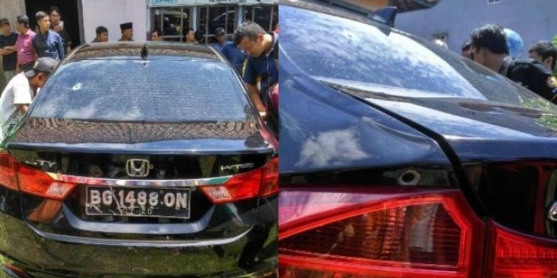 Mobil berisi satu rombongan keluarga yang sedang melintas yang ditembaki oleh oknum diduga polisi di Kota Lubuklinggau, Sumatera Selatan, Selasa (18/4/2017).