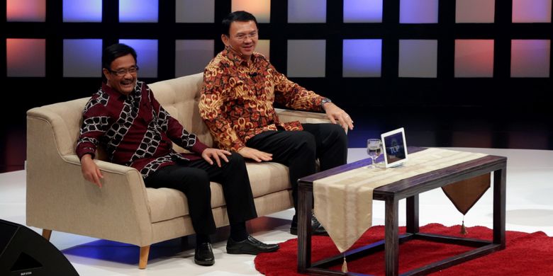 Calon gubernur dan wakil gubernur DKI Jakarta nomor urut dua, Basuki Tjahaja Purnama atau Ahok dan Djarot Saiful Hidayat hadir dalam acara debat di program Rosi di Kompas TV, Minggu (2/4/2017). Acara debat yang dirancang untuk dua pasangan cagub-cawagub DKI hanya dihadiri pasangan Ahok - Djarot. KOMPAS IMAGES/KRISTIANTO PURNOMO(KRISTIANTO PURNOMO)
