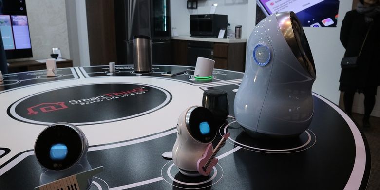 LG Robot Hub, asisten di konsep rumah pintar LG, saat dipamerkan di LG InnoFest 2017 di International Convention Center Jeju, Korea Selatan, Selasa (7/3/2017).