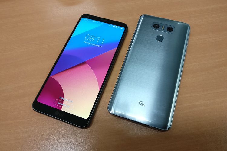 LG G6 tersedia dalam dua varian warna, hitam dan silver.