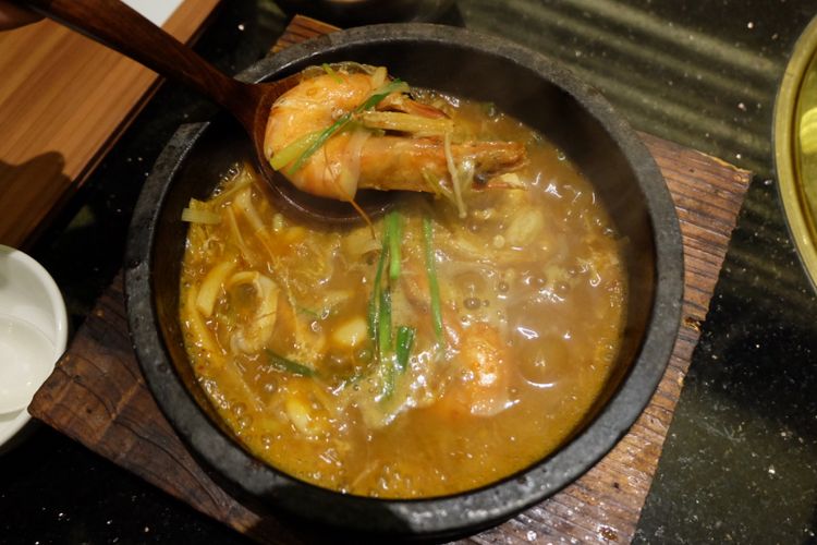 


Sop seafood di Fonzu Premium & Hokkaido Ber En(Kompas.com/Silvita Agmasari)