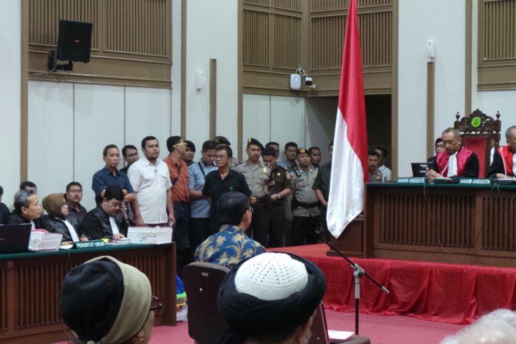 Suasana persidangan dugaan penodaan agama dengan terdakwa Basuki Tjahaja Purnama atau Ahok, di Auditorium Kementerian Pertanian, Ragunan, Jakarta Selatan, Selasa (4/4/2017).