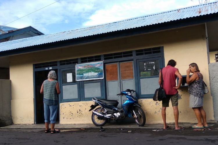 

Loket pembelian tiket kapal cepat di Pelabuhan Banda Neira.(Kompas.com/Silvita Agmasari)