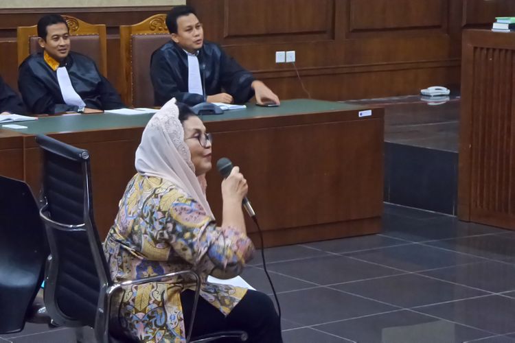 Mantan Menteri Kesehatan, Siti Fadilah Supari, menjadi terdakwa di Pengadilan Tipikor Jakarta, Rabu (7/6/2017).