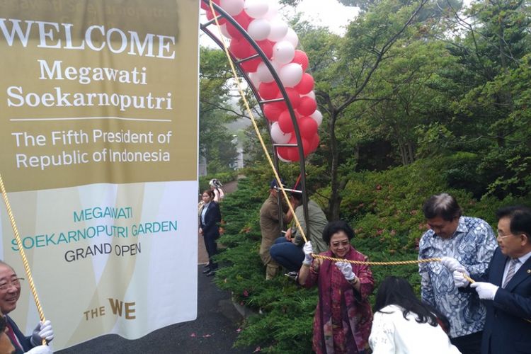 Presiden kelima RI Megawati Soekarnoputri meresmikan Megawati Soekarnoputri Garden di Jeju, Korea Selatan, Rabu (31/5/2017).