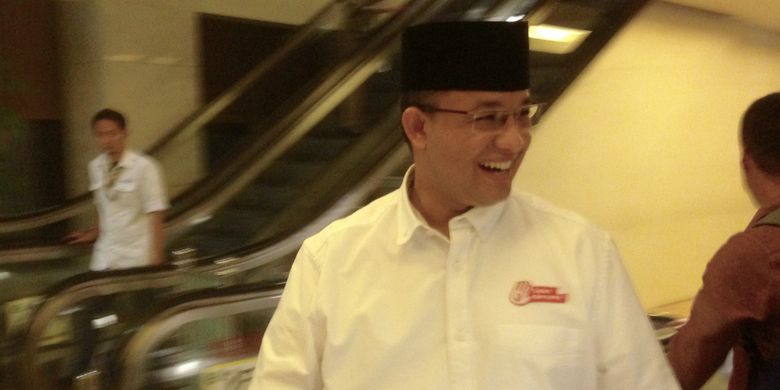 Calon gubernur DKI Jakarta Anies Baswedan di gedung Metro TV, Kedoya, Jakarta Barat, Senin (27/3/17).